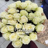 Bouquet of white flowers as a gift - Photo 1