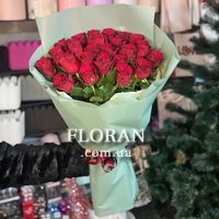 Gorgeous bouquet of red roses - Photo 1