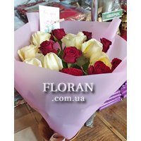 Bouquets of flowers from red and white roses - Photo 3