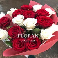 Bouquet with red and white roses - Photo 1
