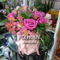 Коробка квітів у рожевих тонах - Фото 1