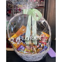 Gift basket with chocolate - Photo 1