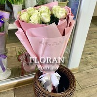 Красивые белые розы в букете - Фото 3