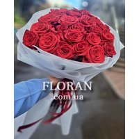 Beautiful bouquet of red rose flowers - Photo 1