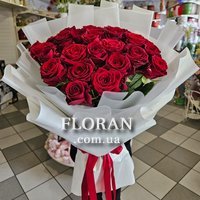 Gorgeous bouquet of red roses - Photo 4