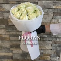 Красивые белые розы в букете - Фото 5