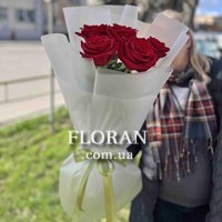Букет з 5 червоних троянд - Фото 17