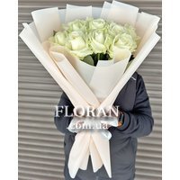 Vertical bouquet of white roses - Photo 3