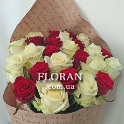 25 червоно білих троянд - Фото 2