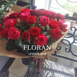 35 red roses - Photo 1