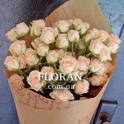 9 кущових троянд - Фото 1