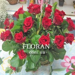 Кошик червоних троянд - Фото 1