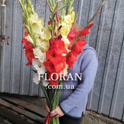Оригинальный букет из гладиолусов - Фото 1