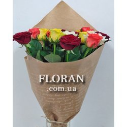 Яскравий букет з троянд - Фото 1