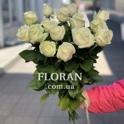 Букет з довгих білих троянд - Фото 1