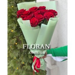 Beautiful bouquet of red roses - Photo 1
