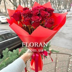 Букет з 11 червоних троянд - Фото 1