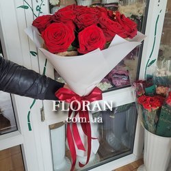 Букет з 11 червоних троянд - Фото 3