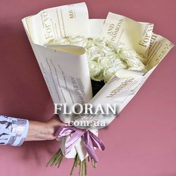 Букет з 25 білих троянд - Фото 1