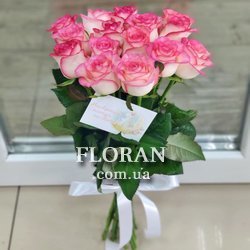 Двоколірні троянди Джумілія в букеті - Фото 3