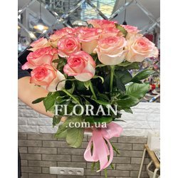 Двоколірні троянди Джумілія в букеті - Фото 5