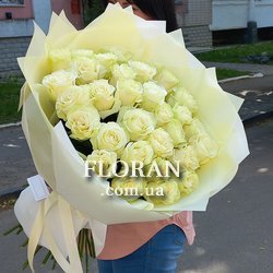 Найкрасивіший букет із білих троянд - Фото 1