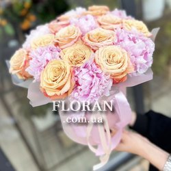 Півонії з трояндами в коробці - Фото 1