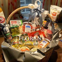 Подарунковий кошик з ковбасами - Фото 1