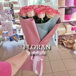 Романтичний букет рожевих троянд - Фото 9