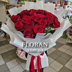 Шикарный букет красных роз - Фото 4