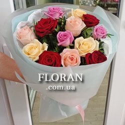 Троянди із зеленню - Фото 1