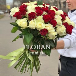 Великий букет троянд білих та червоних - Фото 1