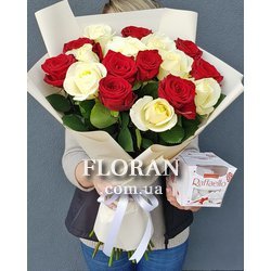 Букет з червоні і білі троянди - Фото 4