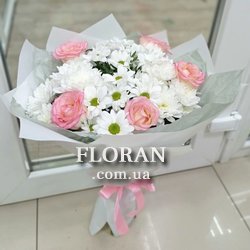 Bouquet of daisies and roses - Photo 1