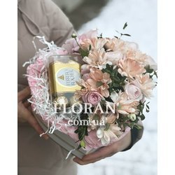 Flower box with a box of chocolates - Photo 1