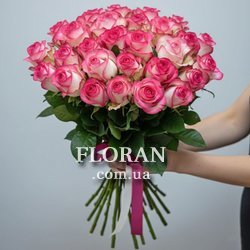 Красивий букет квітів рожевого кольору - Фото 1