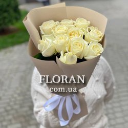 Vertical bouquet of white roses - Photo 2