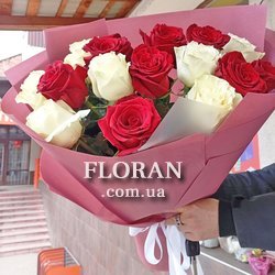 Beautiful imported roses - Photo 1