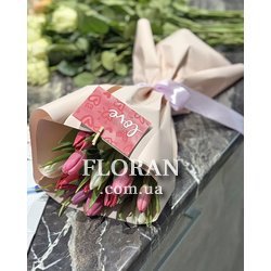 Тюльпани в газеті - Фото 1