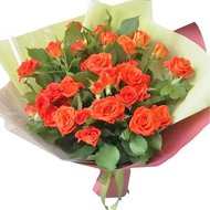 Помаранчева кущова троянда