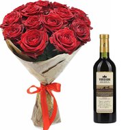 Букет квітів і вино