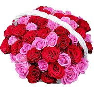 Квіти в кошику троянди