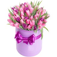 Коробка з тюльпанами
