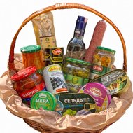 Кошик з алкоголем у подарунок чоловікові