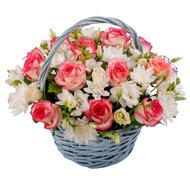 Кошики квітів з Днем Народження