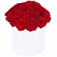 Червоні троянди в коробці