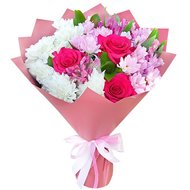 Bouquet of chrysanthemum and alstroemeria roses