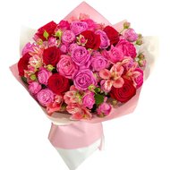 Квіти дружині на День народження