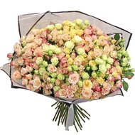 Кустовые розы большой букет