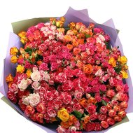 Огромный букет кустовых роз